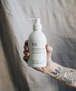 Bath & Beauty Bath House - Patchouli & Black Pepper Hand Wash (500ml Refill Available) 9 Bath & Beauty Bath House - Patchouli & Black Pepper Hand Wash (500ml Refill Available)